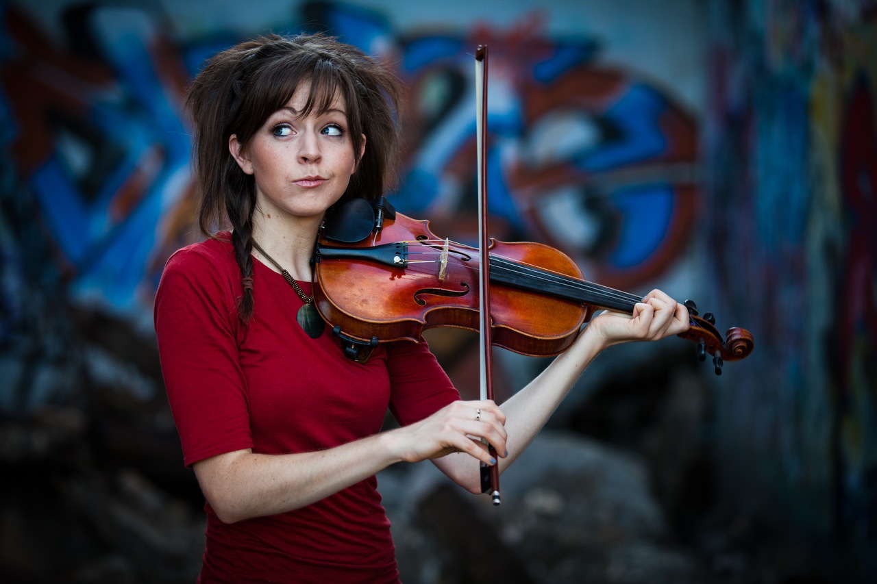 Линдси Стирлинг Lindsey Stirling показала всем, как нужно играть на скрипке