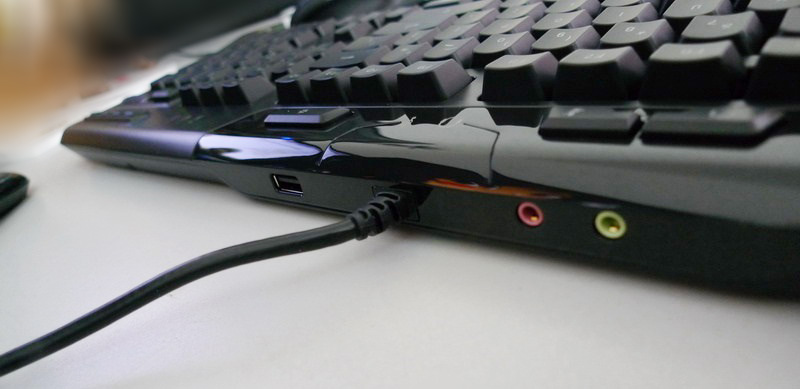 Дополнительные выходы usb и на наушники дополнительные интерфейсы