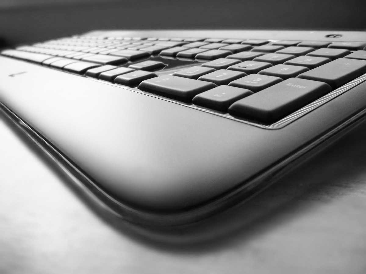 Logitech Wireless Illuminated Keyboard K800 K800 экономичная клавиатура с долгим сроком автономной работы