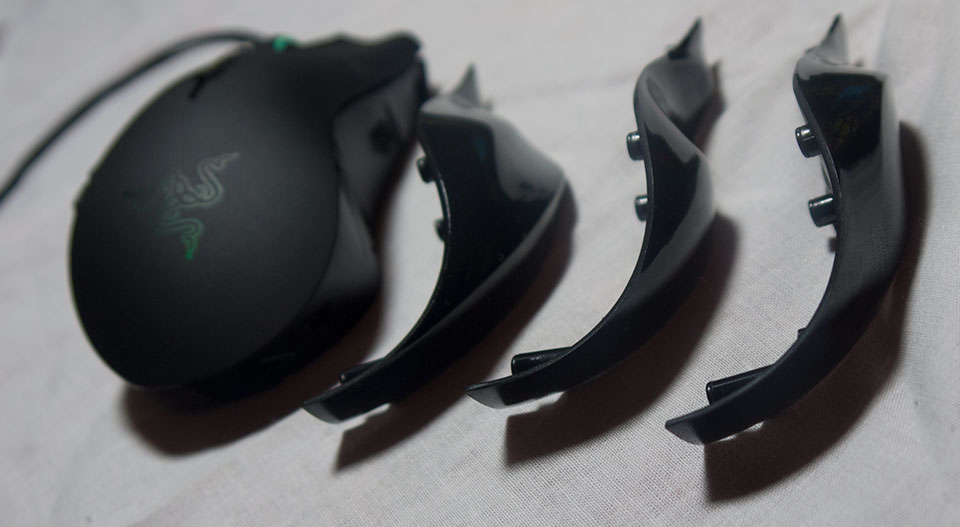 razer naga width=