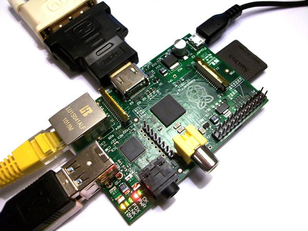 Raspberry Pi с подключенным всем-всем-всем width=