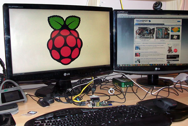 Малютка Pi - ровно по центру. width=
