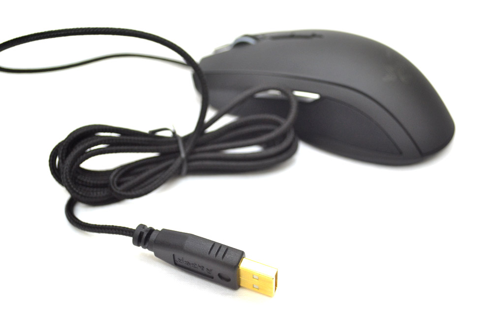 плетеный кабель и позолоченный usb width=