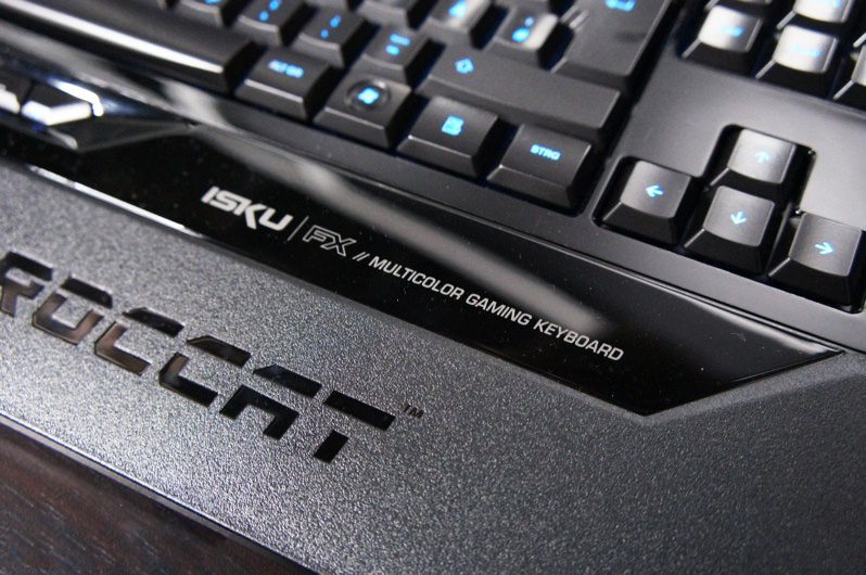 Roccat ISKU FX не изменила своему стилю width=